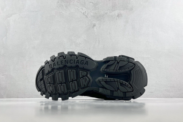 Ba*len*cia*ga runner sneaker