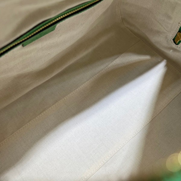 G*u*i gg matelassé leather top handle bag