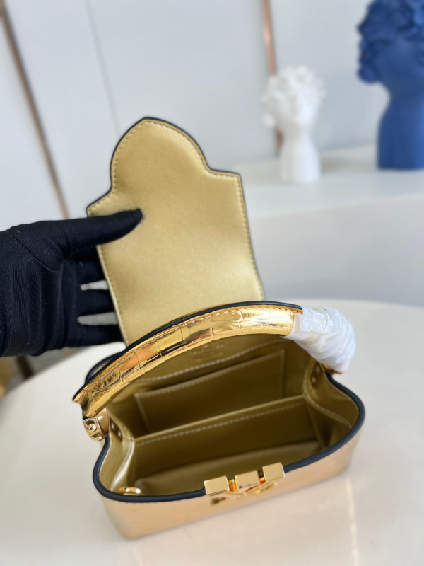 l0*is V*t0n capucines mini