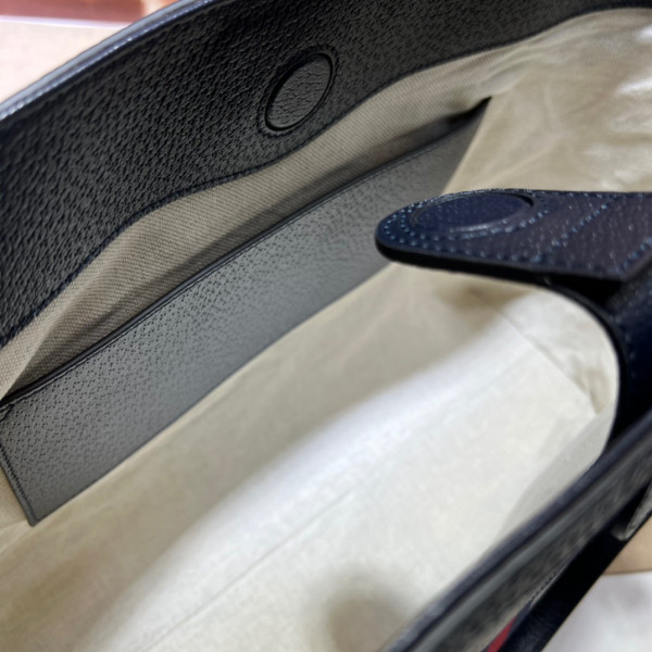 G*u*i ophidia medium tote with web