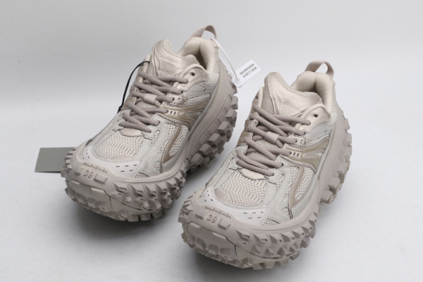 Ba*len*cia*ga defender sneaker