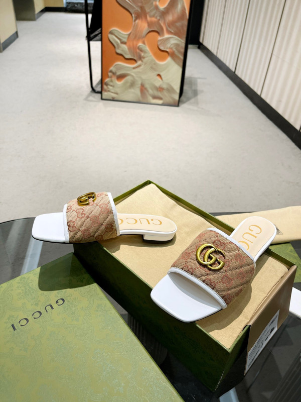 G*u*i gg matelassé canvas slide sandal
