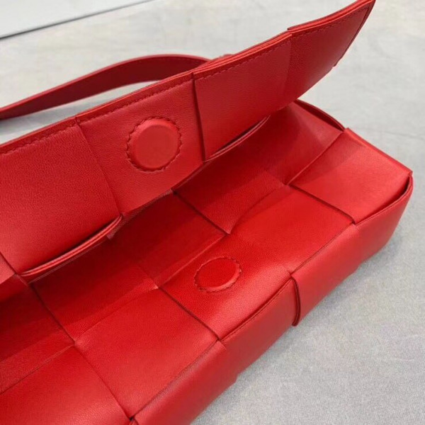 bo*te*ga Ve*ne*ta cassette