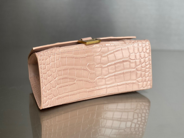 Ba*len*cia*ga hourglass