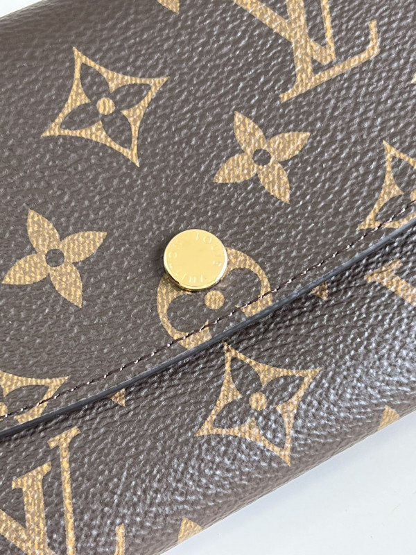 l0*is V*t0n emilie wallet