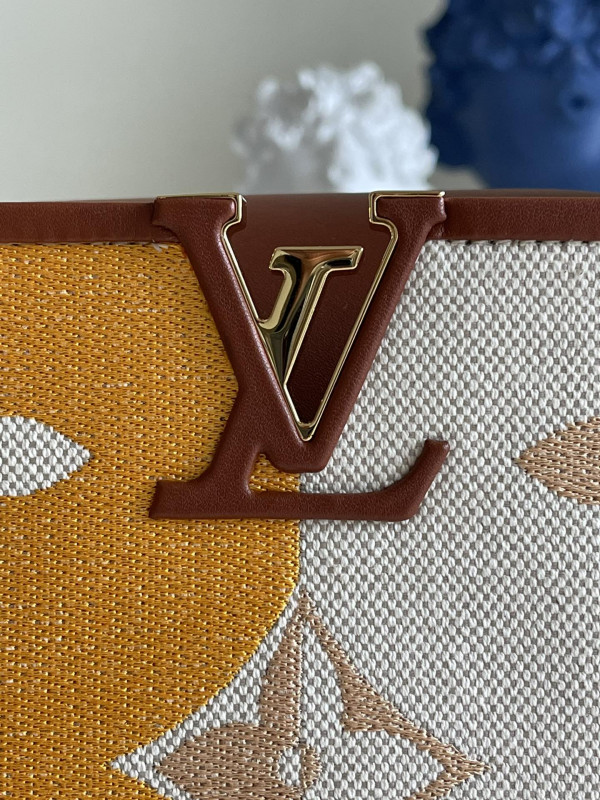 l0*is V*t0n capucines bb