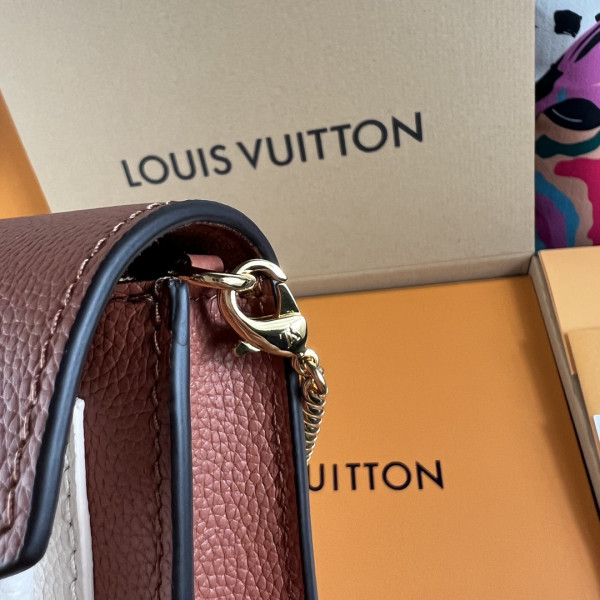 l0*is V*t0n mylockme chain pochette