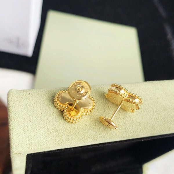V*N CL*F & arpels  perlée earrings