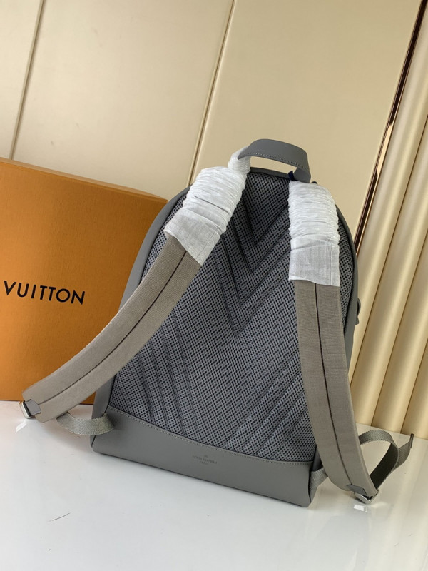l0*is V*t0n takeoff backpack