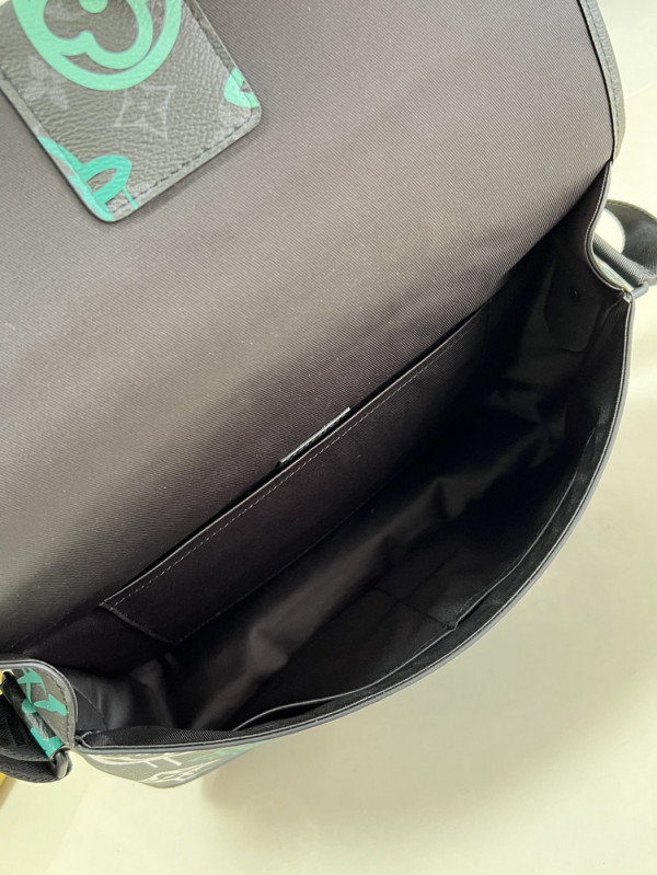 l0*is V*t0n archy messenger mm