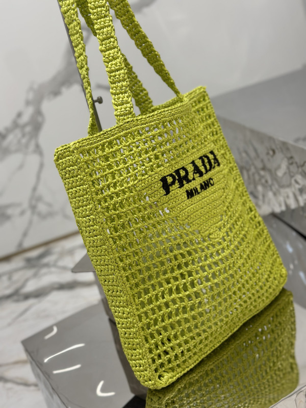 Pra*a crochet tote bag