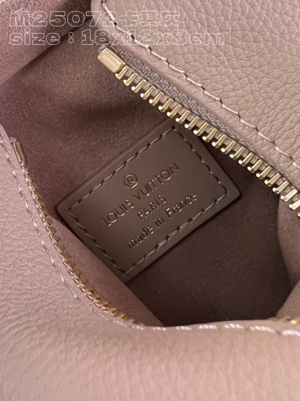 l0*is V*t0n side trunk pm-18*12.5*8cm