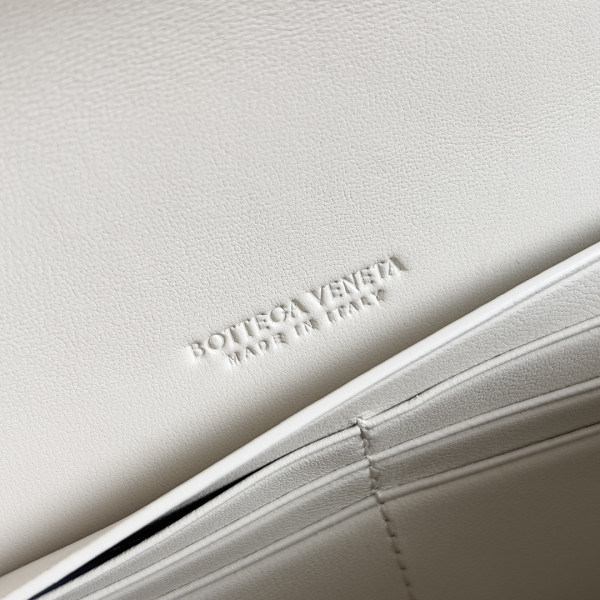 bo*te*ga Ve*ne*ta long clutch andiamo with handle-31*13*3cm