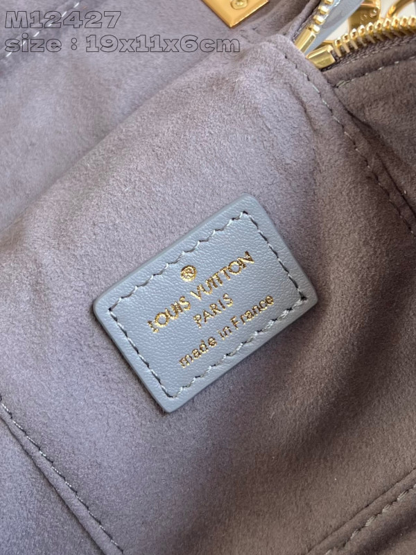 l0*is V*t0n vanity chain pouch-19 x 11.5 x 6.5 cm