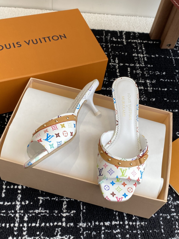 l0*is V*t0n slippers