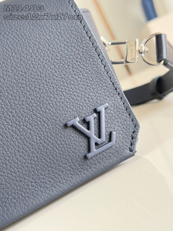 l0*is V*t0n fastline wearable wallet