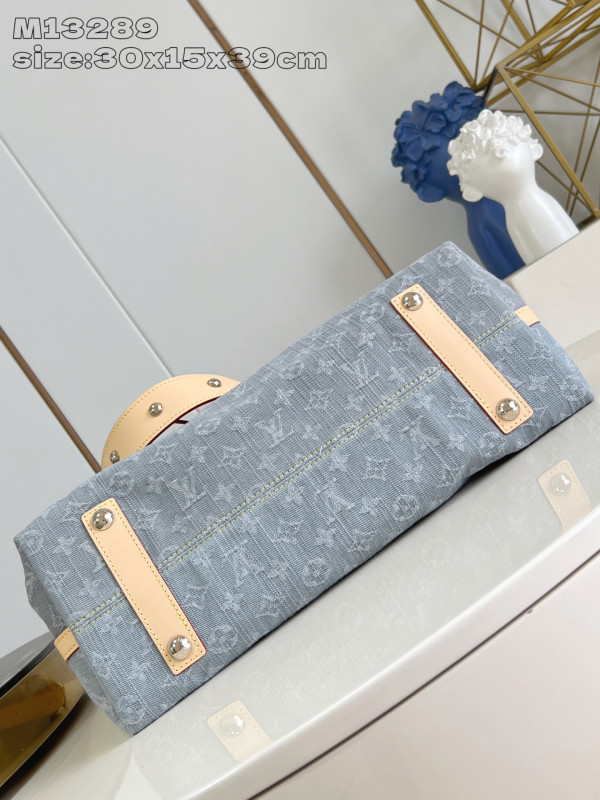 l0*is V*t0n carryall mm- 39 x 30 x 15cm