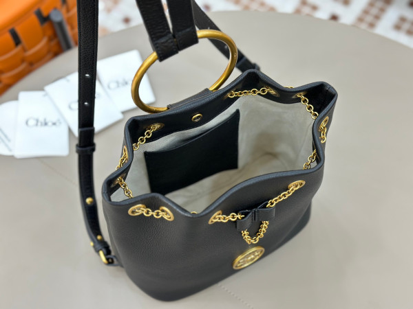 Chloe bracelet backpack in grained leather- 22*20*10.5cm