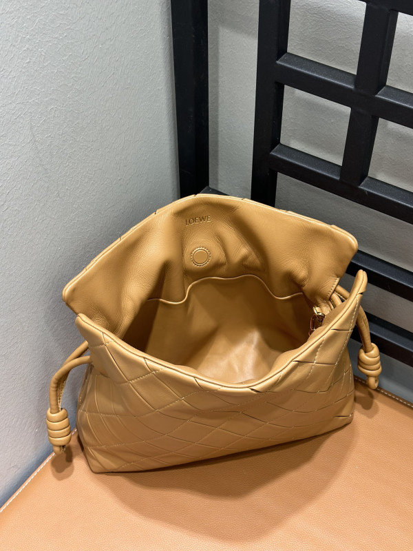 Lowee Flamenco purse - 30*24.5*10cm