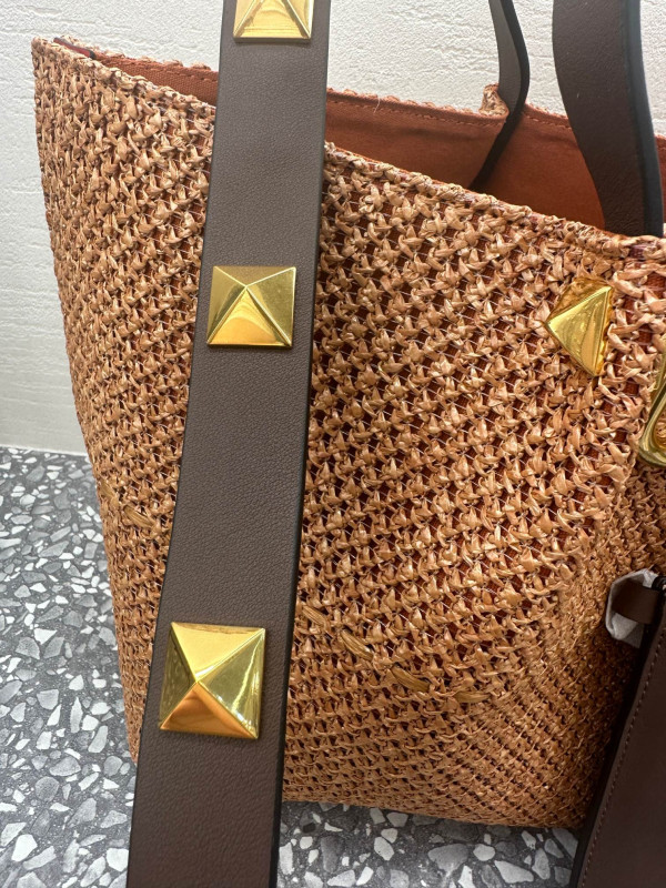 VALENTINO MEDIUM STRAW SUMMER TOTE