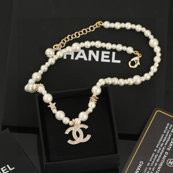 CL NECKLACE