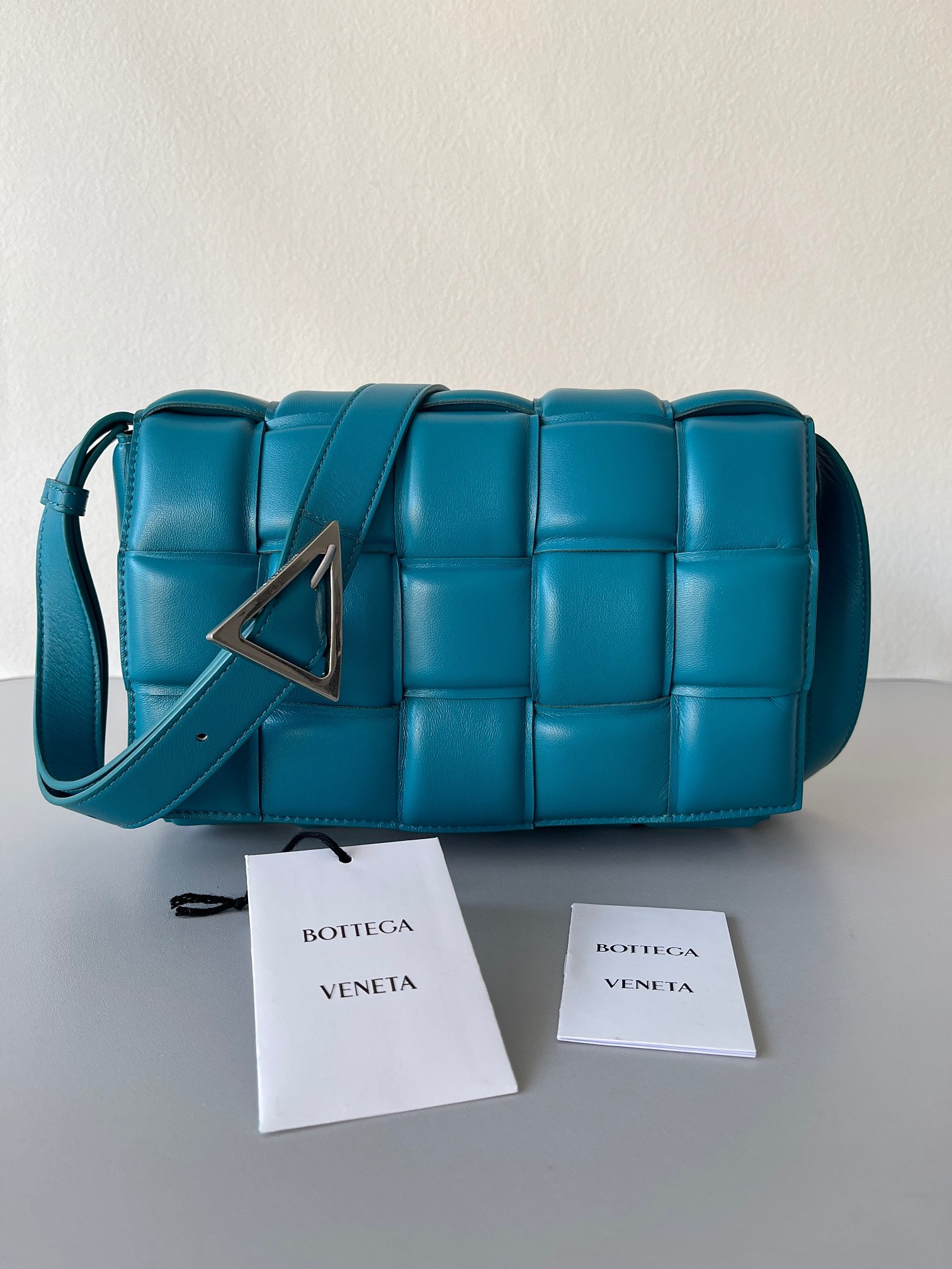 bo*te*ga Ve*ne*ta cassette