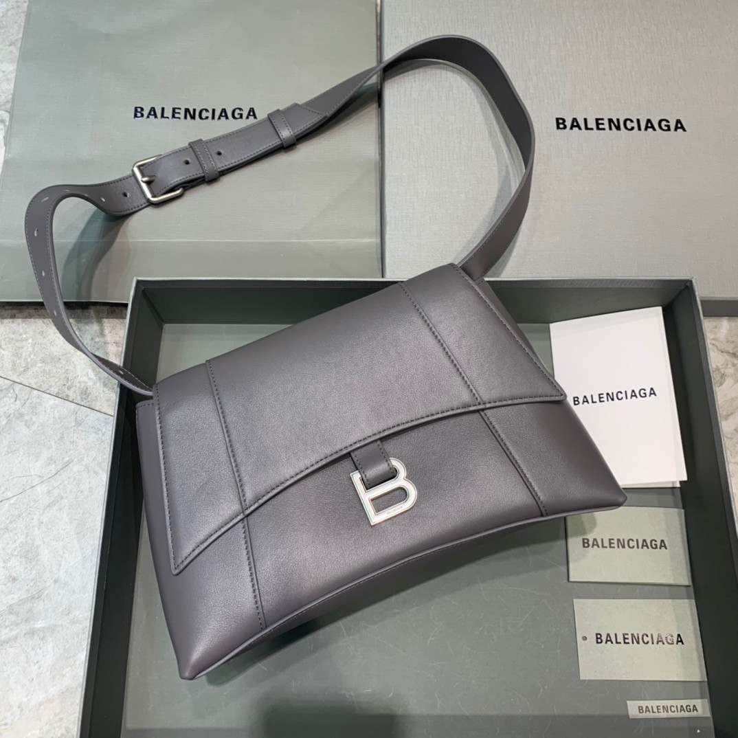 Ba*len*cia*ga downtown medium shoulder bag