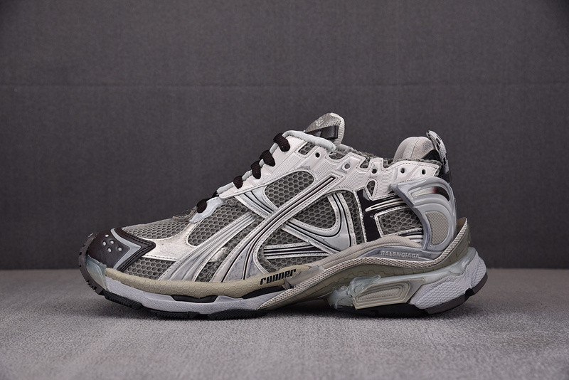 Ba*len*cia*ga runner