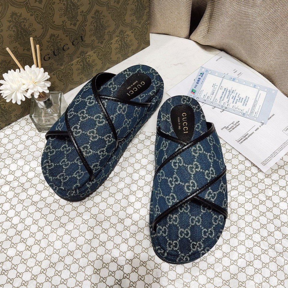 G*u*i gg multicolor platform sandal