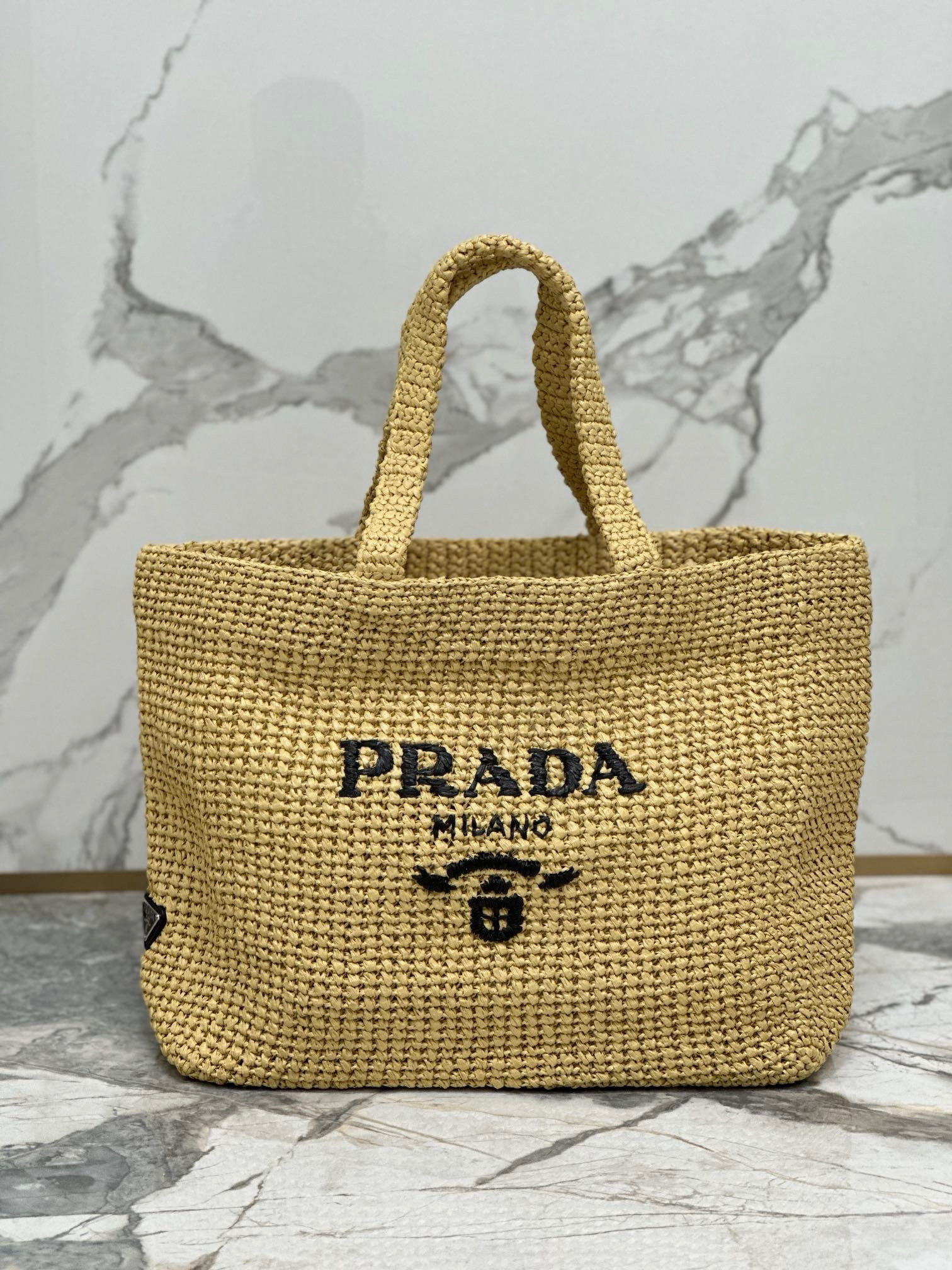 Pra*a crochet tote bag