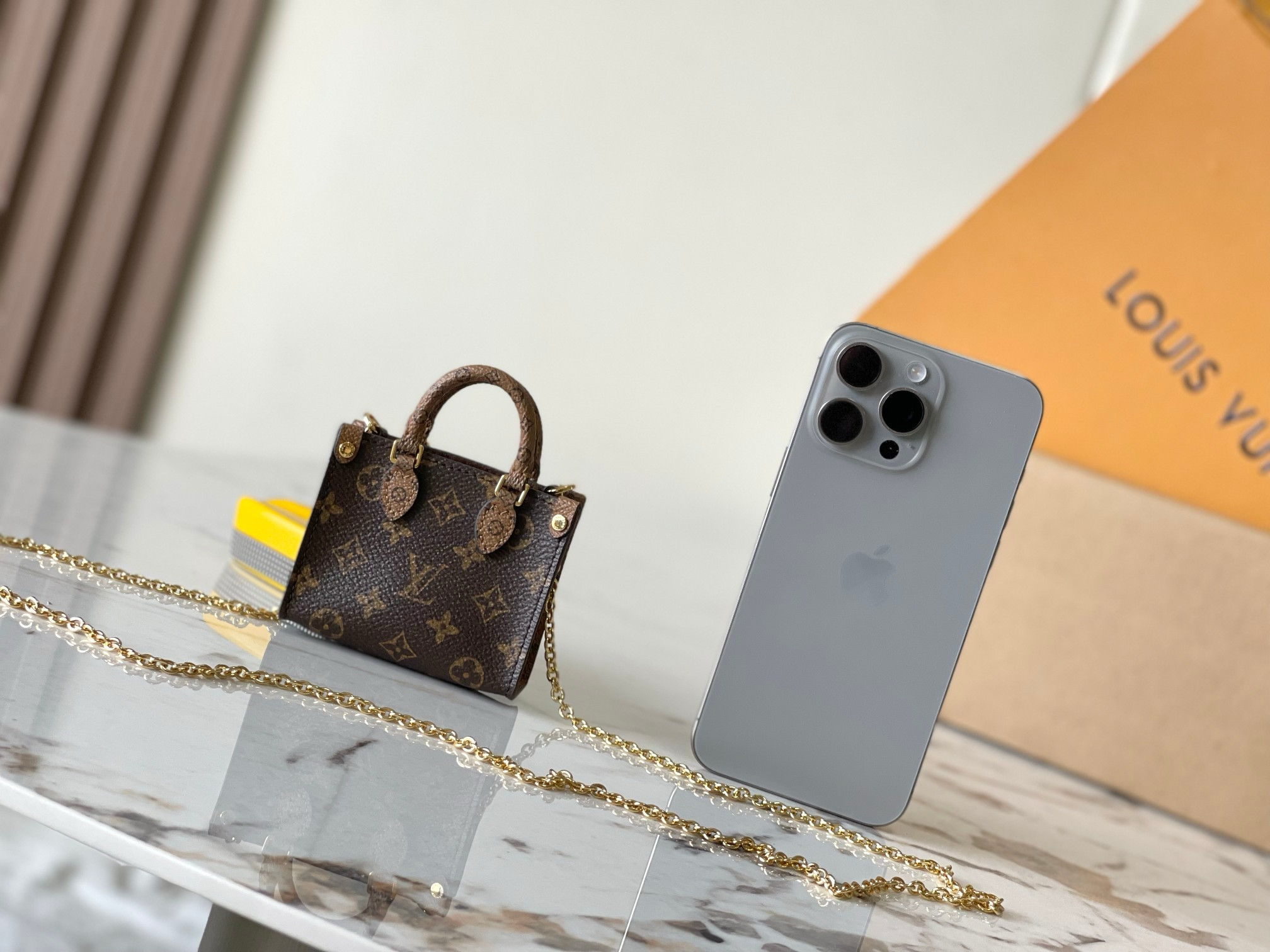 l0*is V*t0n onthego micro-8.5*3.5*10.5cm