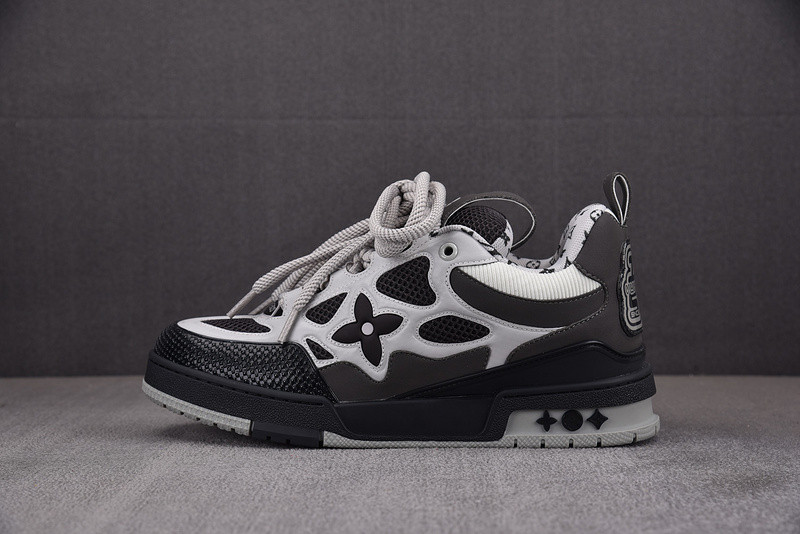 l0*is V*t0n sneakers