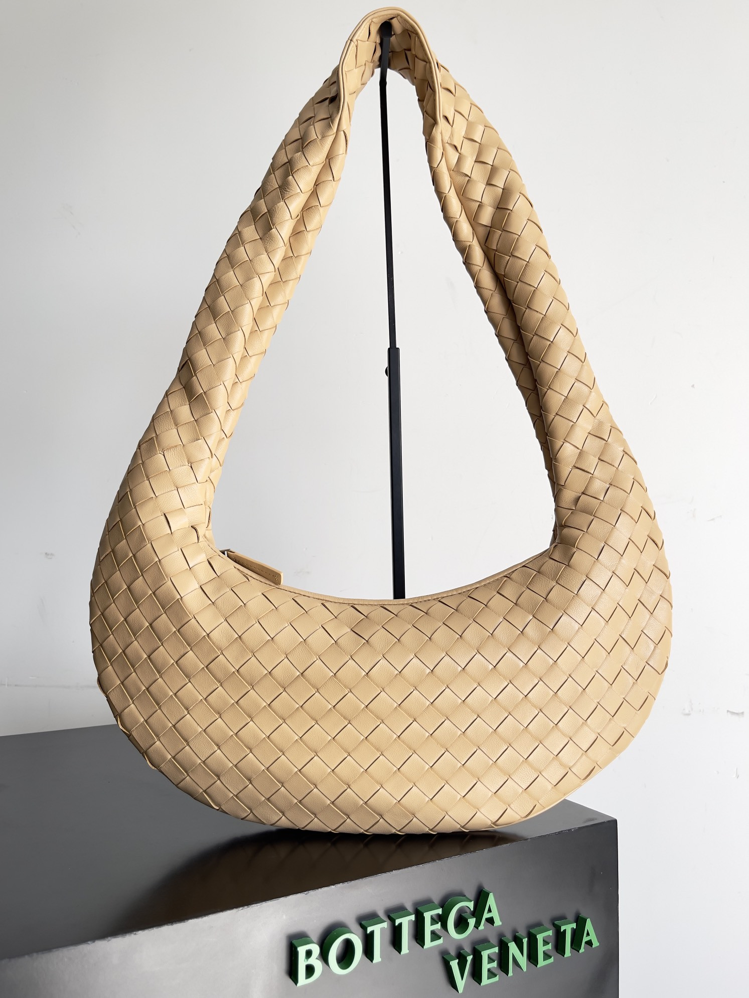 bo*te*ga Ve*ne*ta buddy