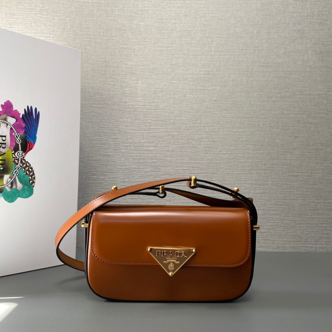 Pra*a patent bag-20.5*10.5*4cm